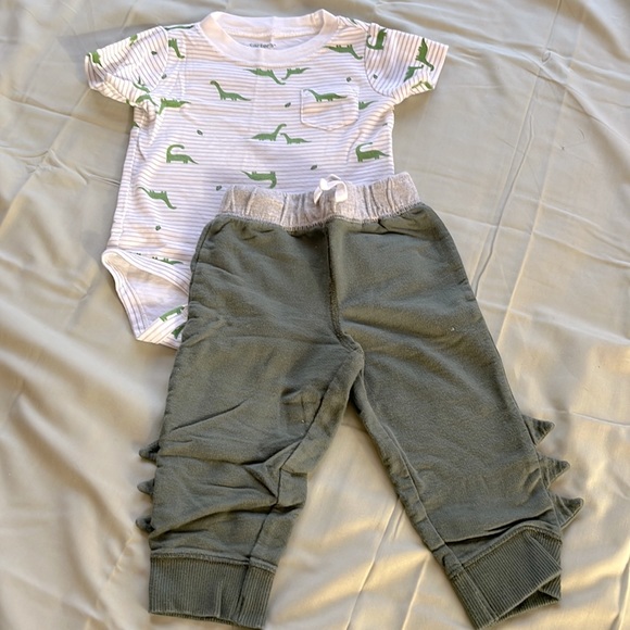 Carter’s 12m Dinosaur Set - Picture 1 of 2